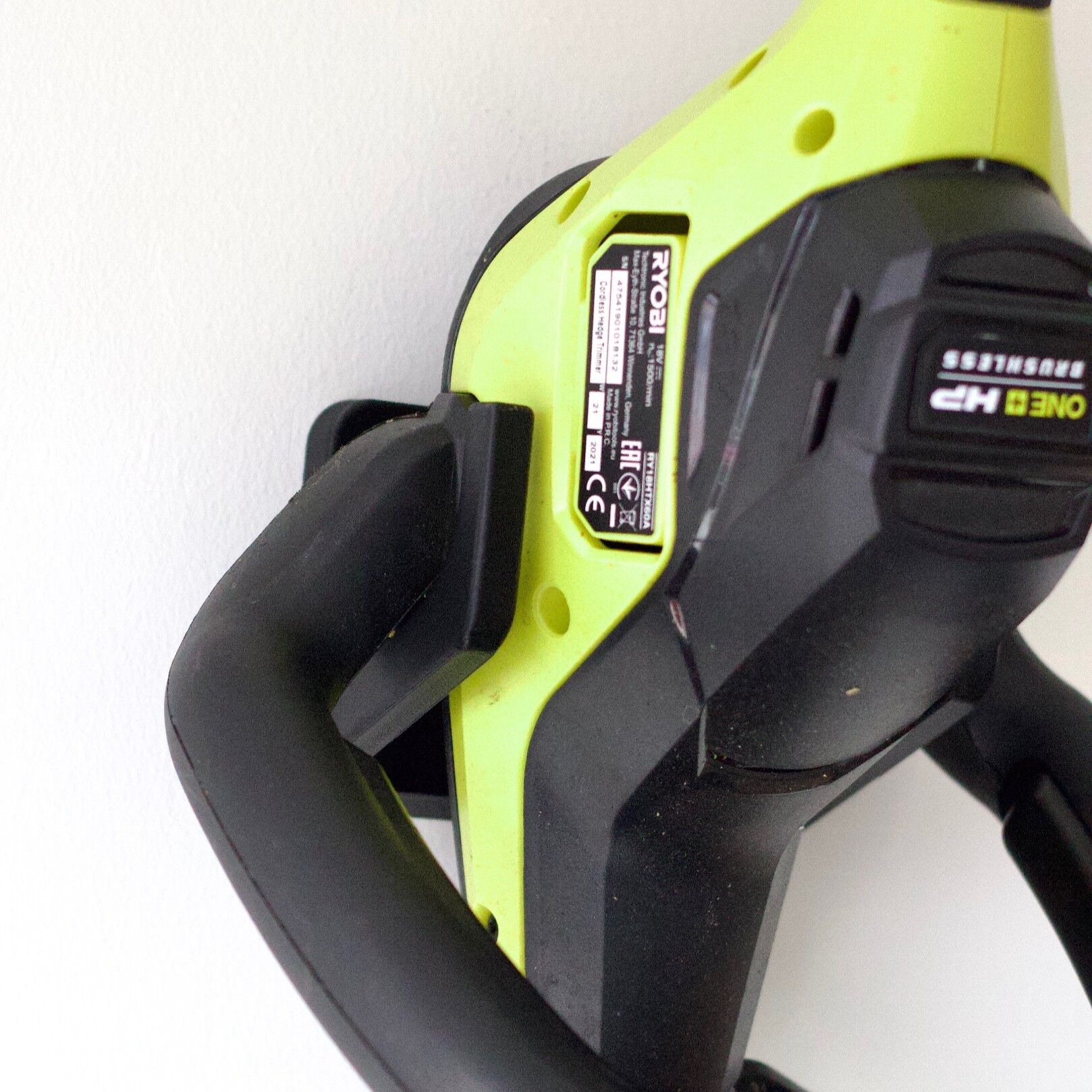 Holder til Ryobi Hækkeklipper close up